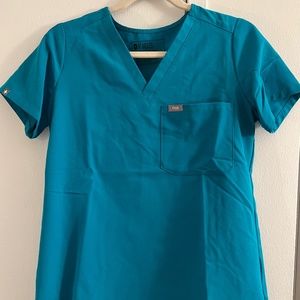 Figs Catarina One-Pocket Scrub Top